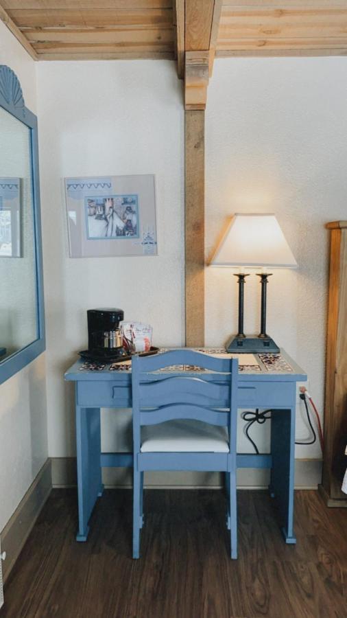 Trails Inn *